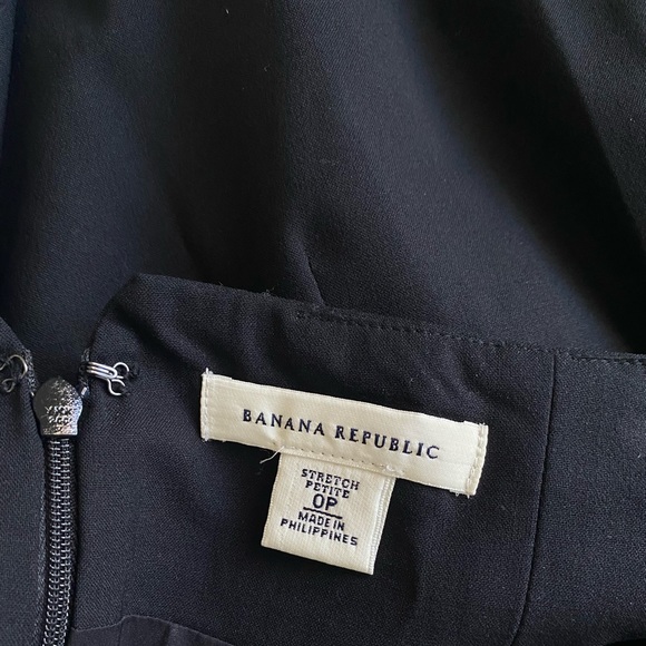 Banana Republic black pencil skirt. Like New! Size 0. Petite. - Picture 4 of 5